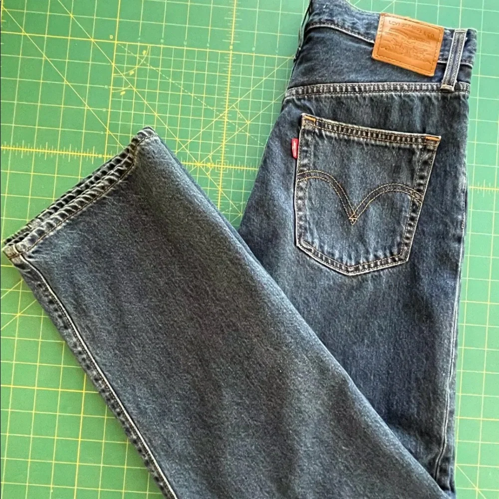 Levi’s Ribcage Straight Jeans - Picture 5 of 11